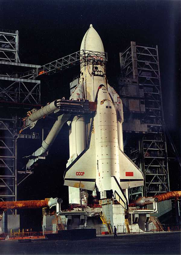 Die Buran 1.01 vor dem Start ins All